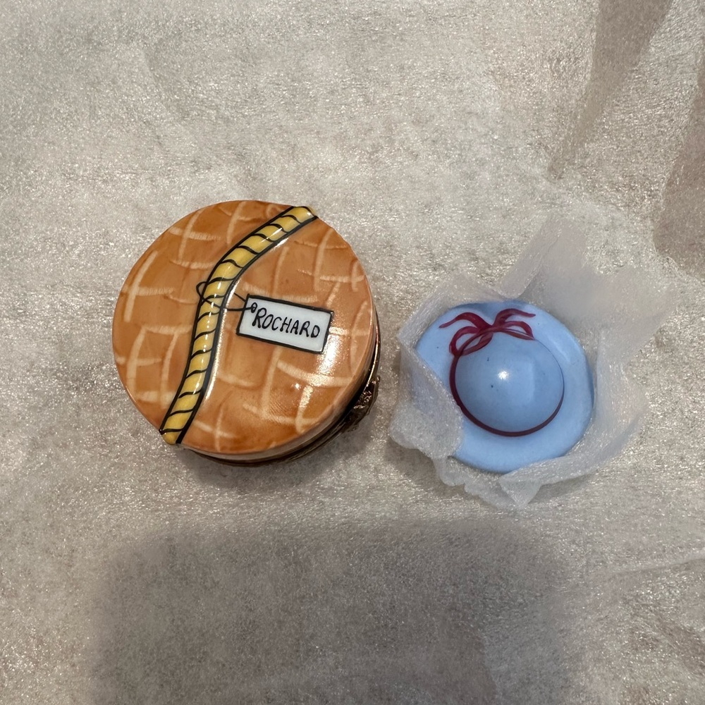 Rochard Limoges Porcelain Trinket Box with Hat